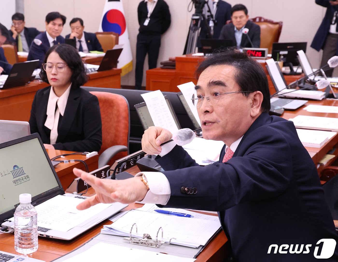 본문 이미지 - 태영호 국민의힘 의원이 11일 서울 여의도 국회에서 열린 외교통일위원회 국정감사에서 질의를 하고 있다. 2023.10.11/뉴스1 ⓒ News1 송원영 기자