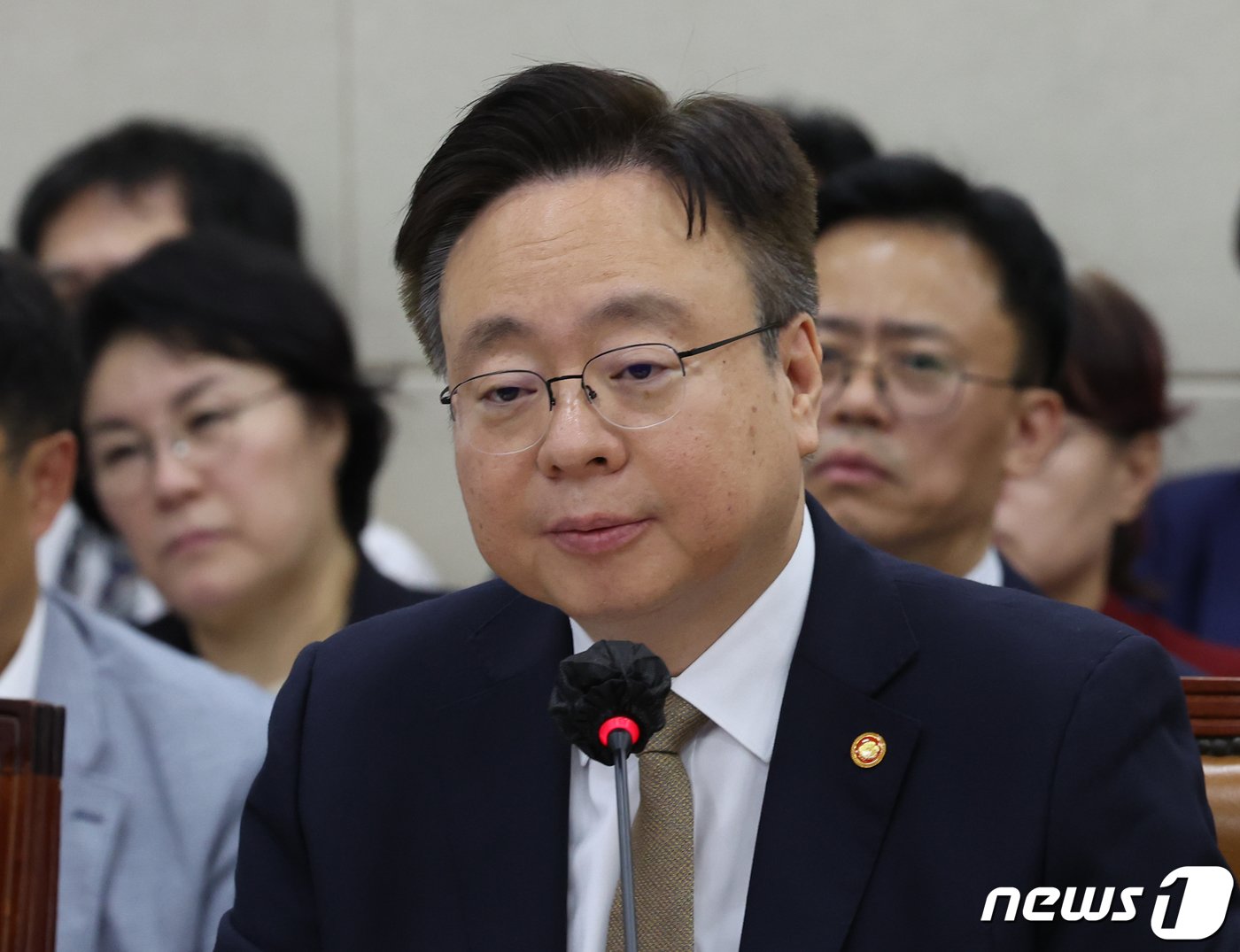 본문 이미지 - 조규홍 보건복지부 장관이 11일 서울 여의도 국회에서 열린 보건복지위원회 국정감사에서 의원들의 질의에 답변하고 있다. 2023.10.11/뉴스1 ⓒ News1 송원영 기자