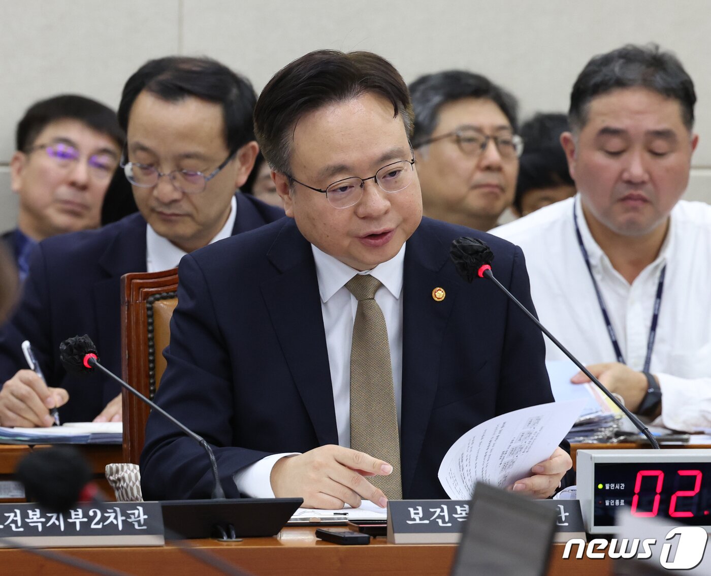 본문 이미지 - 조규홍 보건복지부 장관이 11일 서울 여의도 국회에서 열린 보건복지위원회 국정감사에서 의원들의 질의에 답변하고 있다. 2023.10.11/뉴스1 ⓒ News1 송원영 기자