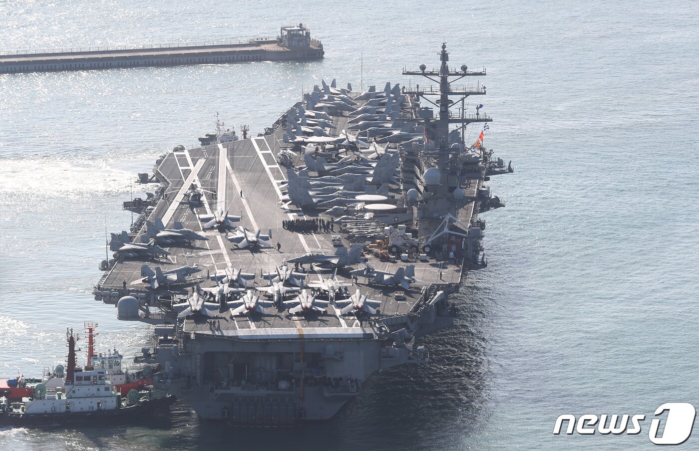 본문 이미지 - 미국 해군 항공모함 '로널드 레이건'. 2023.10.12/뉴스1 ⓒ News1 윤일지 기자