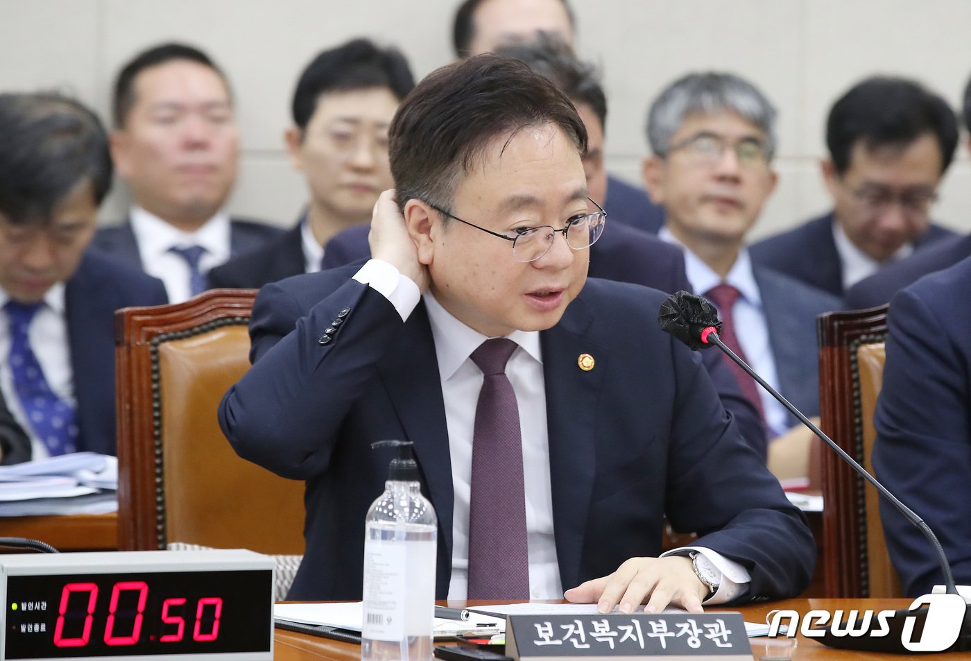 본문 이미지 - 조규홍 보건복지부 장관이 12일 오전 서울 여의도 국회에서 열린 보건복지위원회의 보건복지부, 질병관리청에 대한 국정감사에서 의원들의 질의에 답하고 있다. 2023.10.12/뉴스1 ⓒ News1 임세영 기자