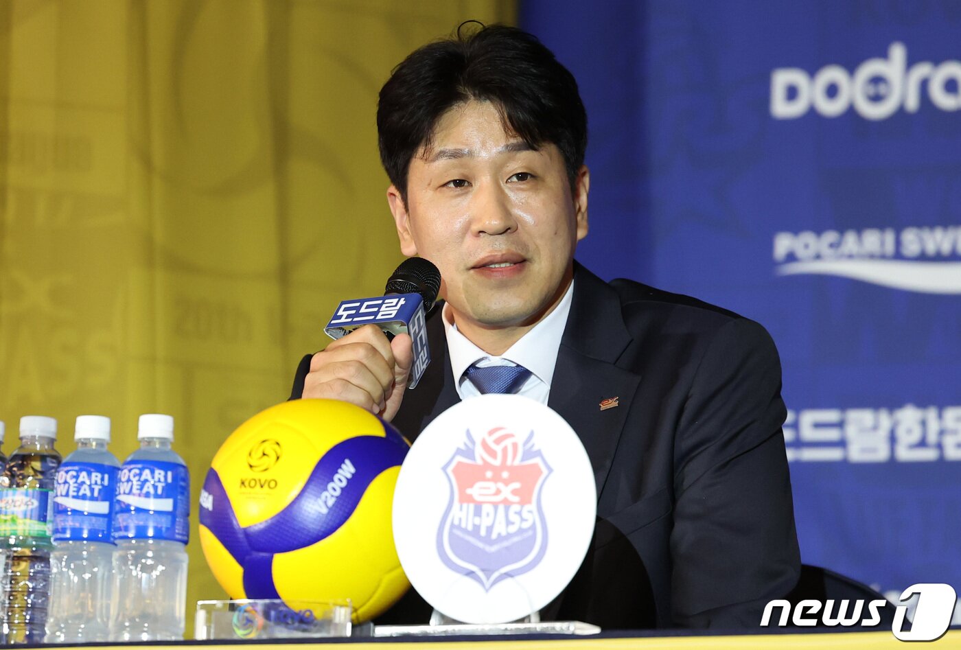 본문 이미지 - 김종민 한국도로공사 감독. 2023.10.12/뉴스1 ⓒ News1 김성진 기자