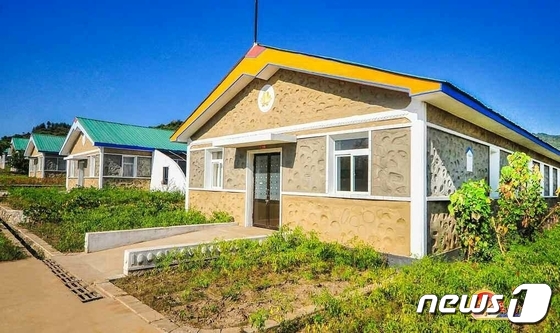 북한, 삭주군 닭공장 개건현대화…"축산 발전"