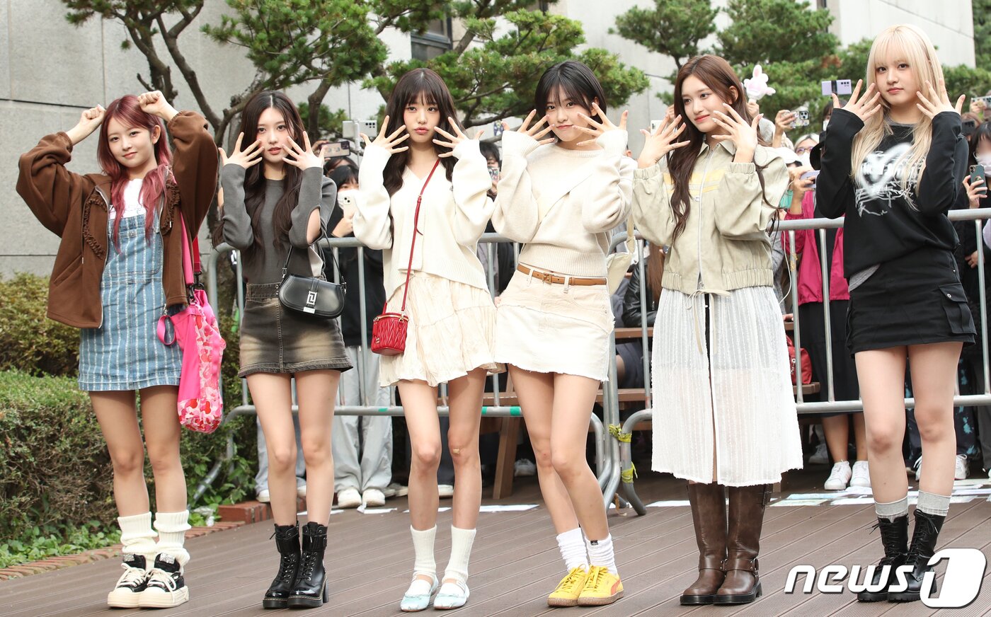 본문 이미지 - 아이브의 레이(왼쪽부터)와 가을, 장원영, 안유진, 이서, 리즈 / 뉴스1 ⓒ News1 권현진 기자