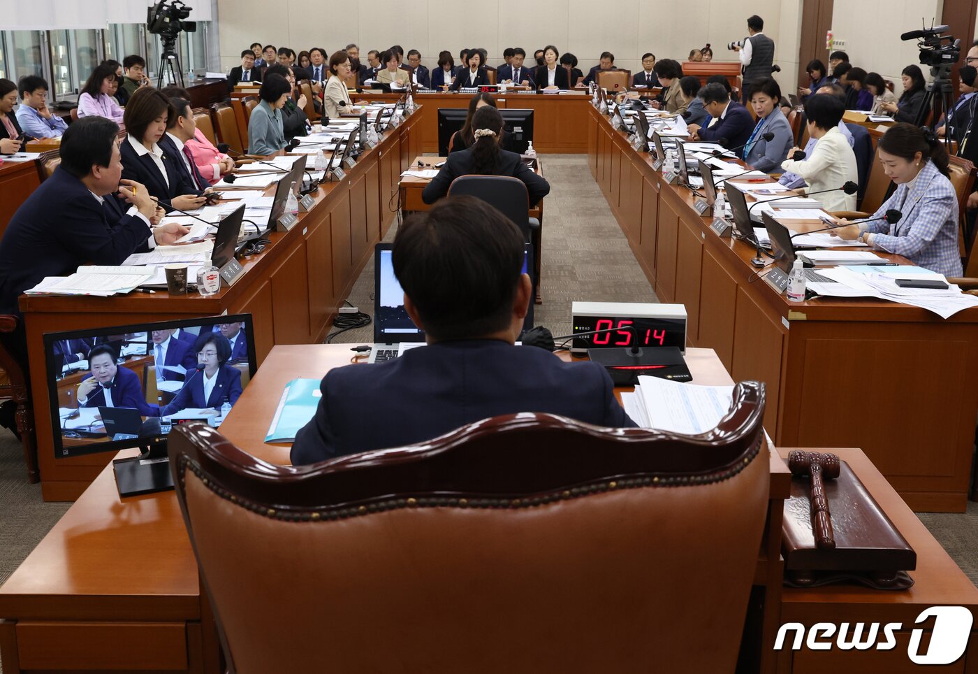 본문 이미지 - 오유경 식품의약품안전처장이 13일 서울 여의도 국회에서 열린 보건복지위원회 식약처 등에 대한 국정감사에서 의원들의 질의에 답변하고 있다. 2023.10.13/뉴스1 ⓒ News1 송원영 기자