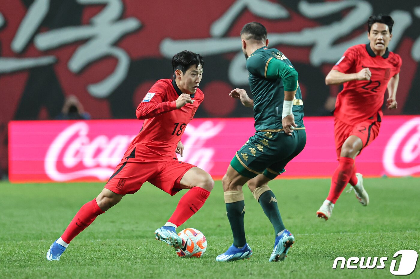 본문 이미지 - 이강인이 13일 오후 서울 마포구 상암동 서울월드컵경기장에서 열린 축구 국가대표 평가전 대한민국과 튀니지의 경기에서 공격을 하고 있다. 2023.10.13/뉴스1 ⓒ News1 김도우 기자