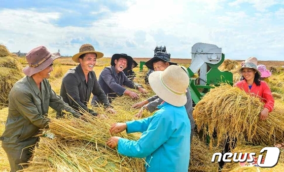 "진심으로, 아낌없이 돕는 기풍 중요"…농촌지원사업 강조하는 북한
