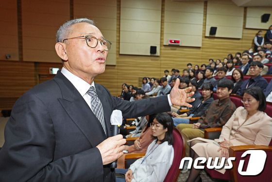 유인촌 장관 '소통 리더십'