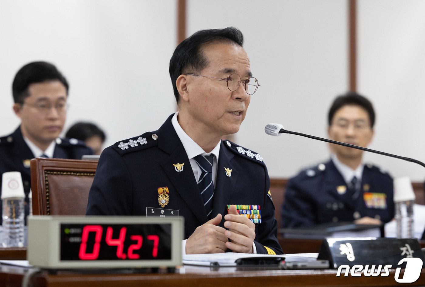 본문 이미지 - 김광호 서울경찰청장이 16일 오후 서울 종로구 서울경찰청에서 열린 행정안전위원회의 서울경찰청에 대한 국정감사에서 의원 질의에 답변하고 있다. 2023.10.16/뉴스1 ⓒ News1 이재명 기자