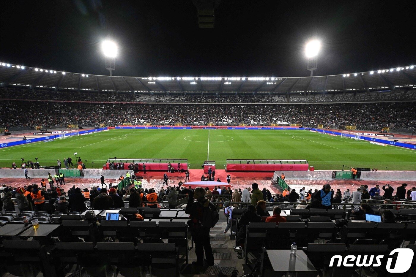 본문 이미지 - 스웨덴-벨기에전이 인근에서 벌어진 총격사건으로 취소됐다. ⓒ AFP=뉴스1