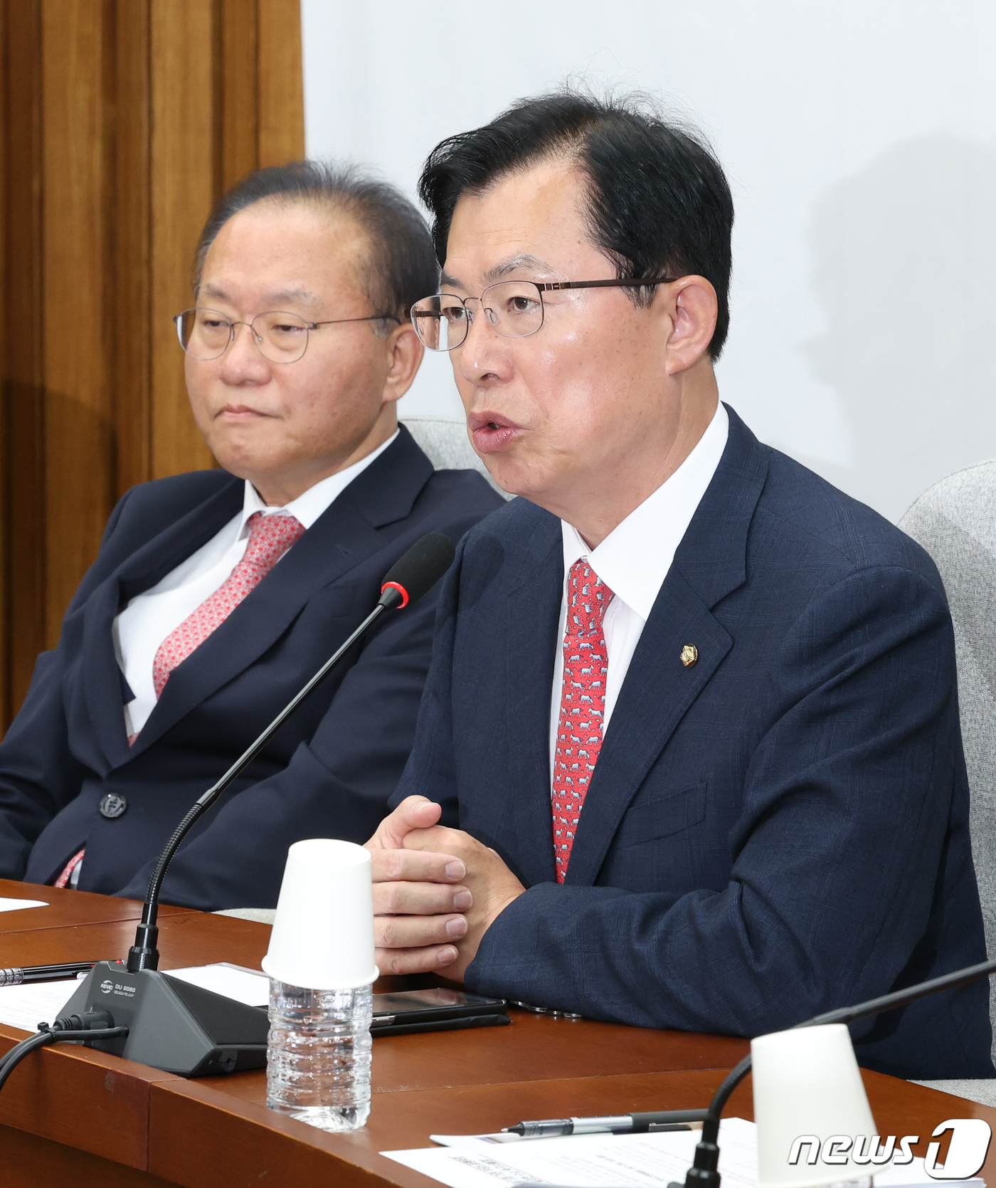 (서울=뉴스1) 송원영 기자 = 이만희 국민의힘 신임 사무총장이 17일 서울 여의도 국회에서 열린 국정감사대책회의에서 발언을 하고 있다. 2023.10.17/뉴스1