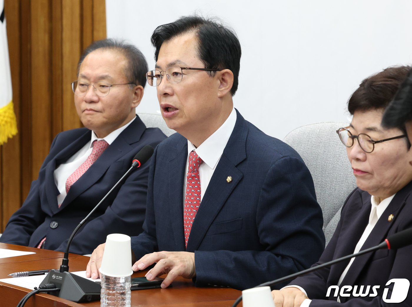 본문 이미지 - 이만희 국민의힘 신임 사무총장이 17일 서울 여의도 국회에서 열린 국정감사대책회의에서 발언을 하고 있다. 2023.10.17/뉴스1 ⓒ News1 송원영 기자