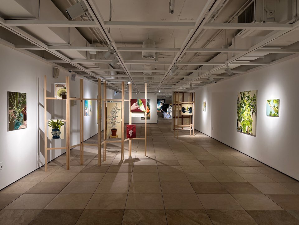 본문 이미지 - 서리풀청년아트갤러리 '웨이 투 드로우'展 작품 설치 모습. (서리풀청년아트갤러리 제공)