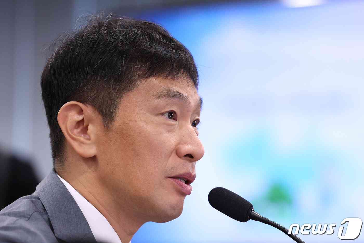 이복현 금융감독원장이 17일 서울 여의도 금융감독원에서 열린 정무위원회의 금융감독원에 대한 국정감사에서 의원 질의에 답변하고 있다. 2023.10.17/뉴스1 © News1 신웅수 기자