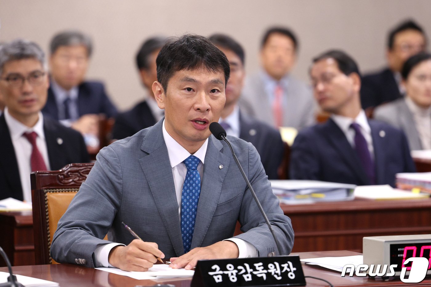 본문 이미지 - 이복현 금융감독원장.  2023.10.17/뉴스1 ⓒ News1 신웅수 기자