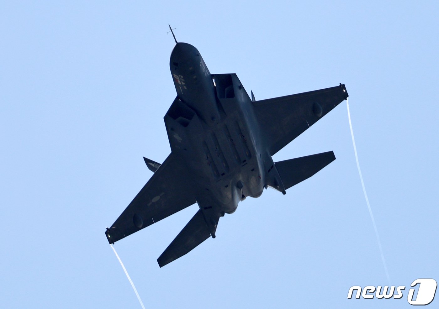 한국형 전투기 KF-21 &#39;보라매&#39; 시제기. 2023.10.17/뉴스1 ⓒ News1 구윤성 기자