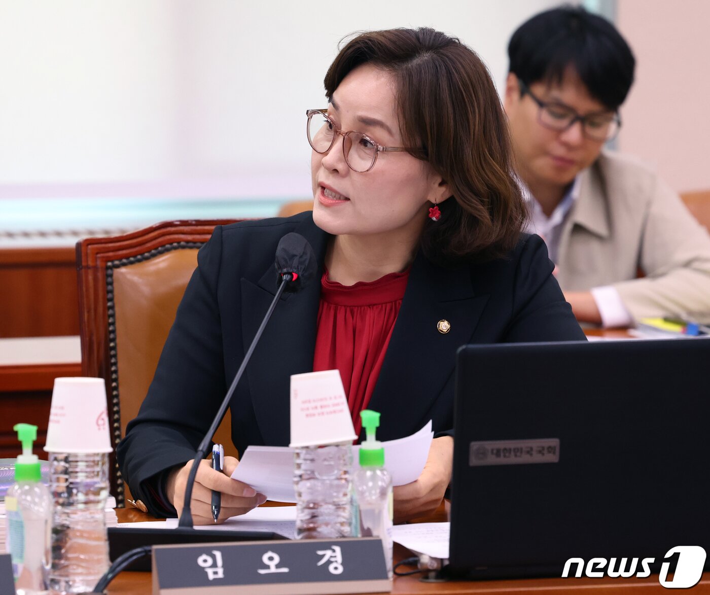 본문 이미지 - 임오경 더불어민주당 의원이 17일 서울 여의도 국회에서 열린 문화체육관광위원회의 한국콘텐츠진흥원, 한국문화원 등에 대한 국정감사에서 질의를 하고 있다. 2023.10.17 ⓒ 뉴스1 송원영 기자