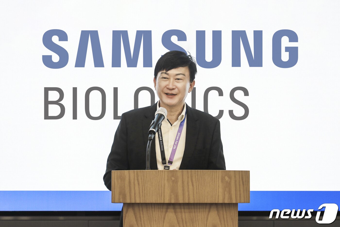 본문 이미지 - 존림 삼성바이오로직스 사장이 17일 인천 송도 '제2바이오캠퍼스 및 5공장 프로젝트 설명회'에서 인사말을 하고 있다./삼성바이오로직스 제공