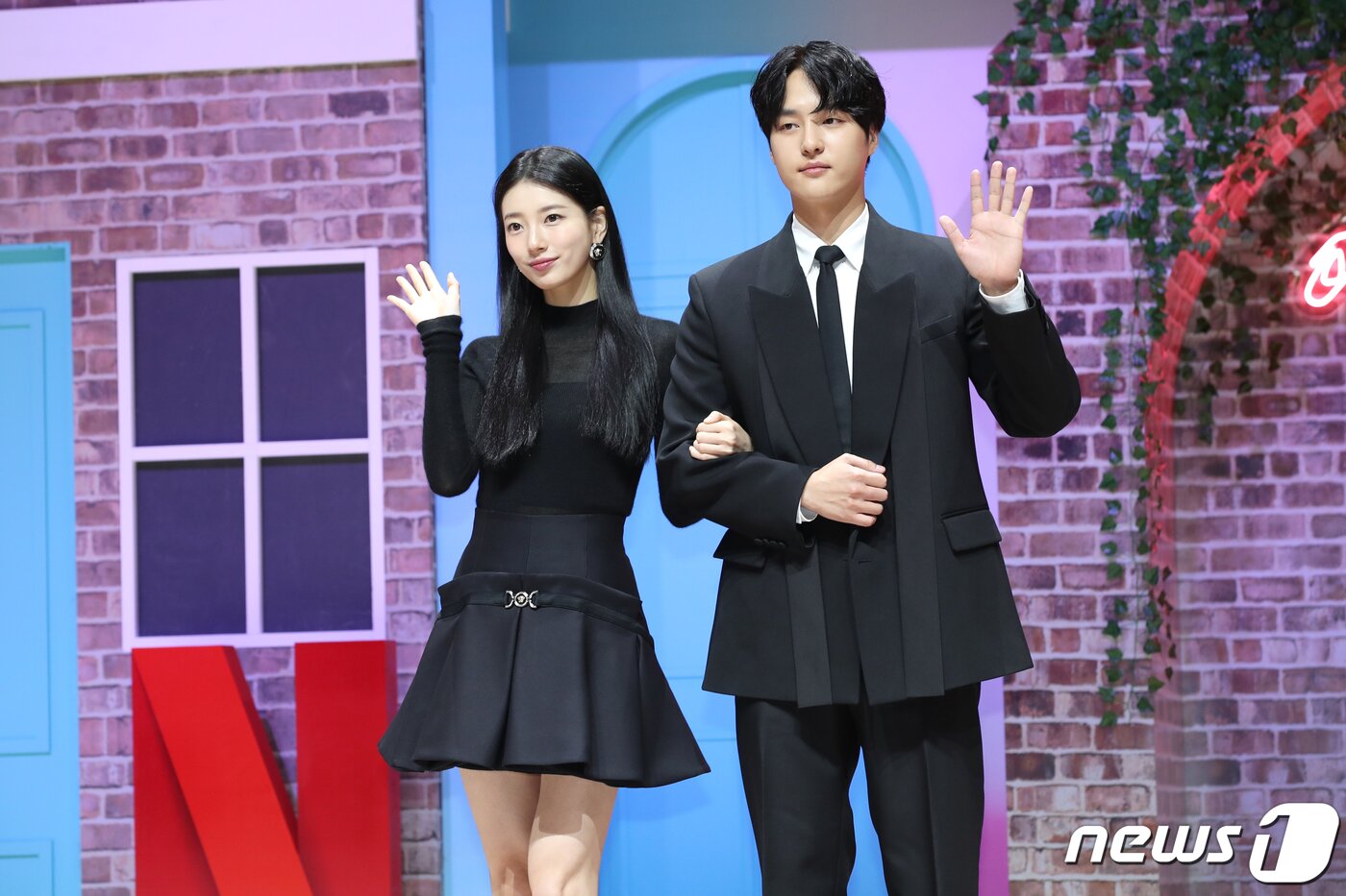 본문 이미지 - 배우 수지와 양세종(오른쪽)/뉴스1 ⓒ News1 