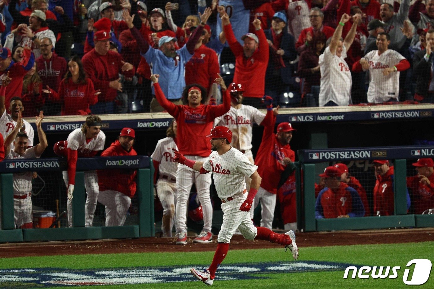 필라델피아가 연이틀 애리조나를 꺾고 NLCS 2연승을 달렸다.ⓒ AFP=뉴스1