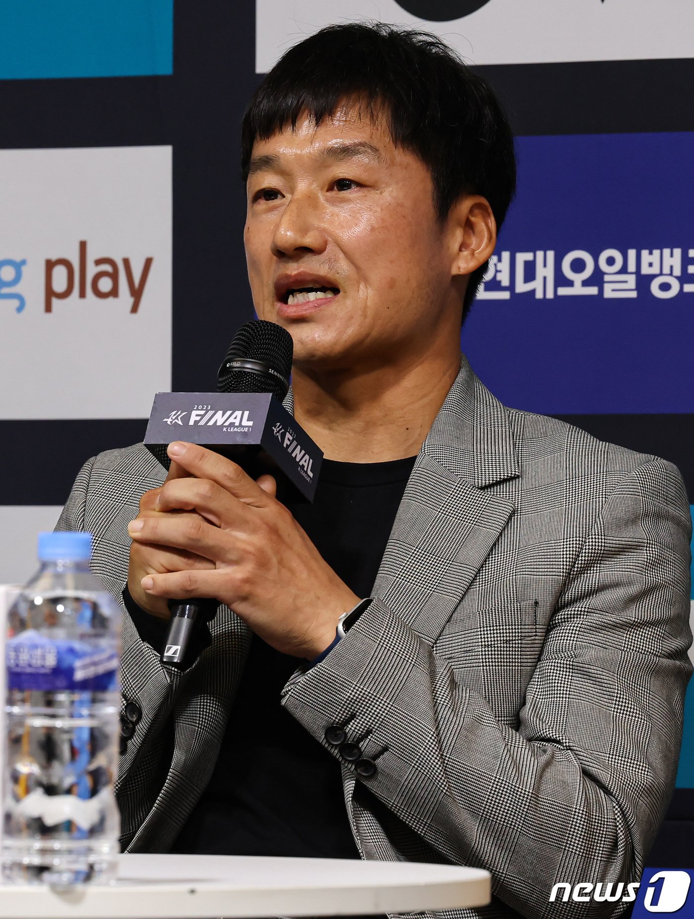 본문 이미지 - 18일 서울 용산구 나인트리 프리미어 로카우스 호텔에서 열린 '하나원큐 K리그1 2023파이널라운드 미디어데이'에서 파이널A에 진출한 광주 이정효 감독이 각오를 밝히고 있다. . 2023.10.18/뉴스1 ⓒ News1 김도우 기자