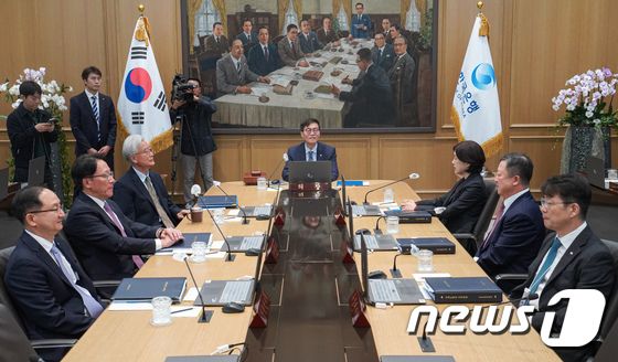 한국은행, 금통위 열고 6회 연속 기준금리 동결