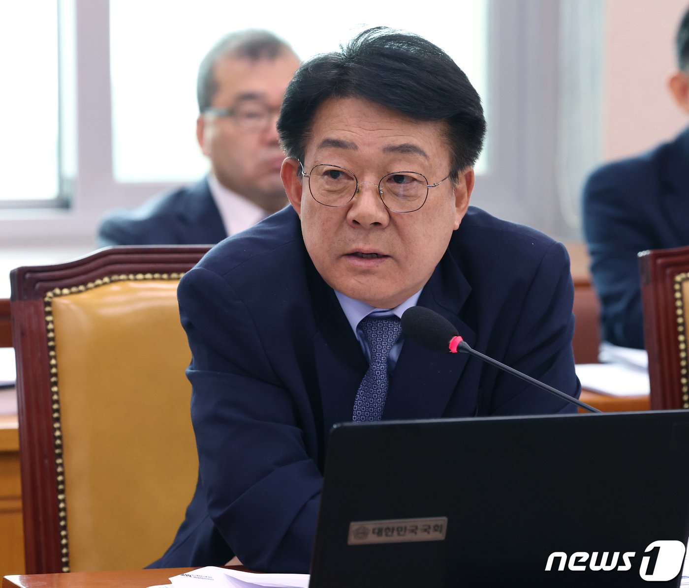 본문 이미지 - 허종식 더불어민주당 의원이 19일 서울 여의도 국회에서 열린 국토교통위원회의 한국부동산원, 주택도시보증공사 등에 대한 국정감사에서 질의를 하고 있다. 2023.10.19/뉴스 ⓒ News1 송원영 기자