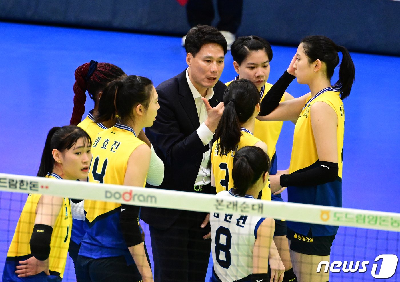 본문 이미지 - 현대건설 강성형 감독 (한국배구연맹 제공)