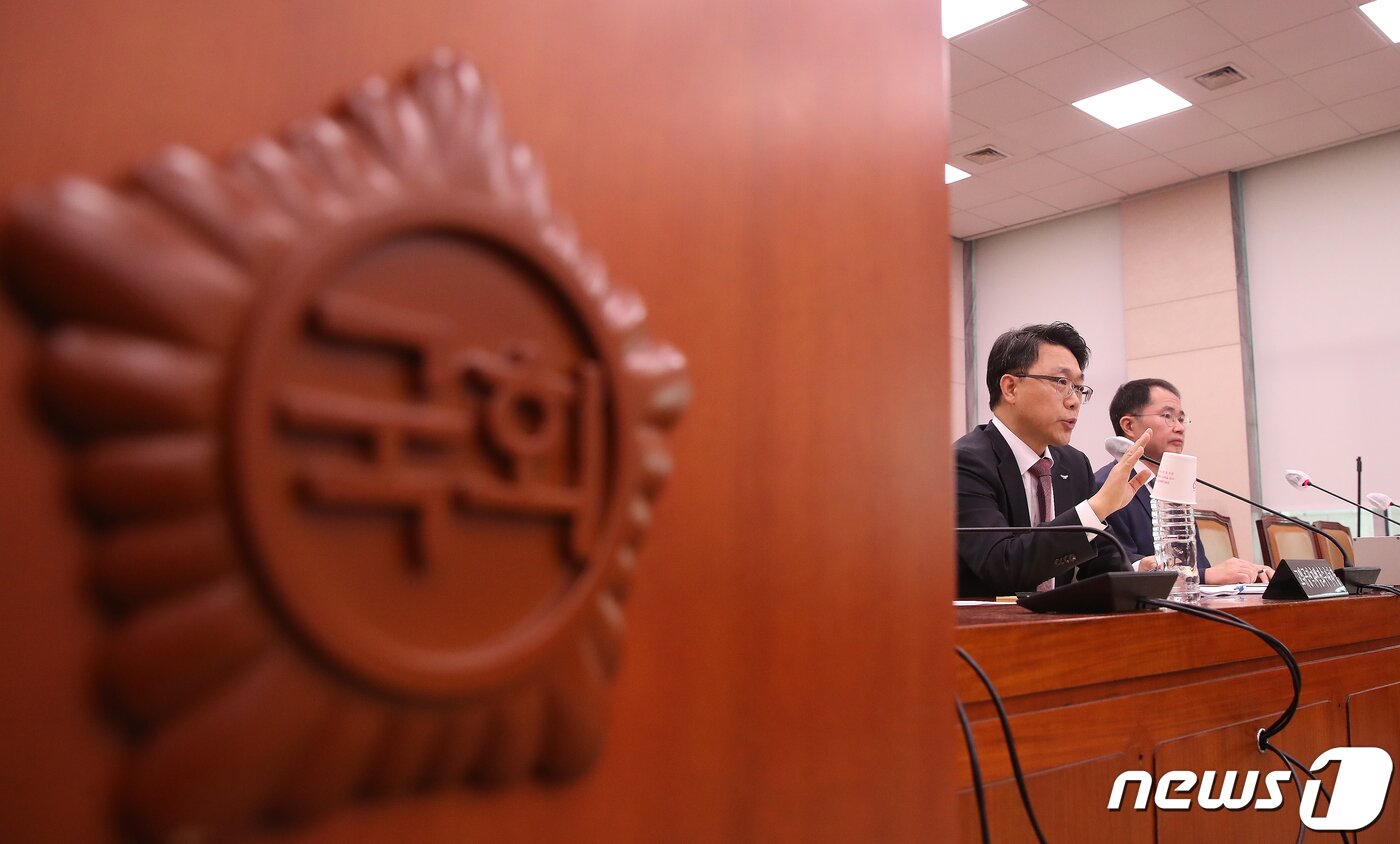 본문 이미지 - 김진욱 고위공직자범죄수사처장이 19일 서울 여의도 국회에서 열린 법제사법위원회 공수처에 대한 국정감사에서 의원들의 질의에 답하고 있다. 2023.10.19/뉴스1 ⓒ News1 임세영 기자