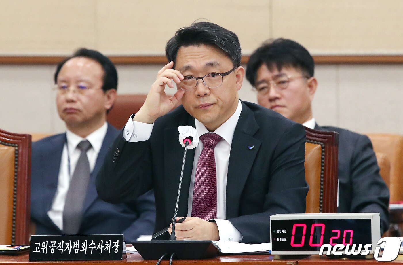 본문 이미지 - 김진욱 고위공직자범죄수사처장이 19일 서울 여의도 국회에서 열린 법제사법위원회 공수처에 대한 국정감사에서 의원들의 질의를 경청하고 있다. 2023.10.19/뉴스1 ⓒ News1 임세영 기자