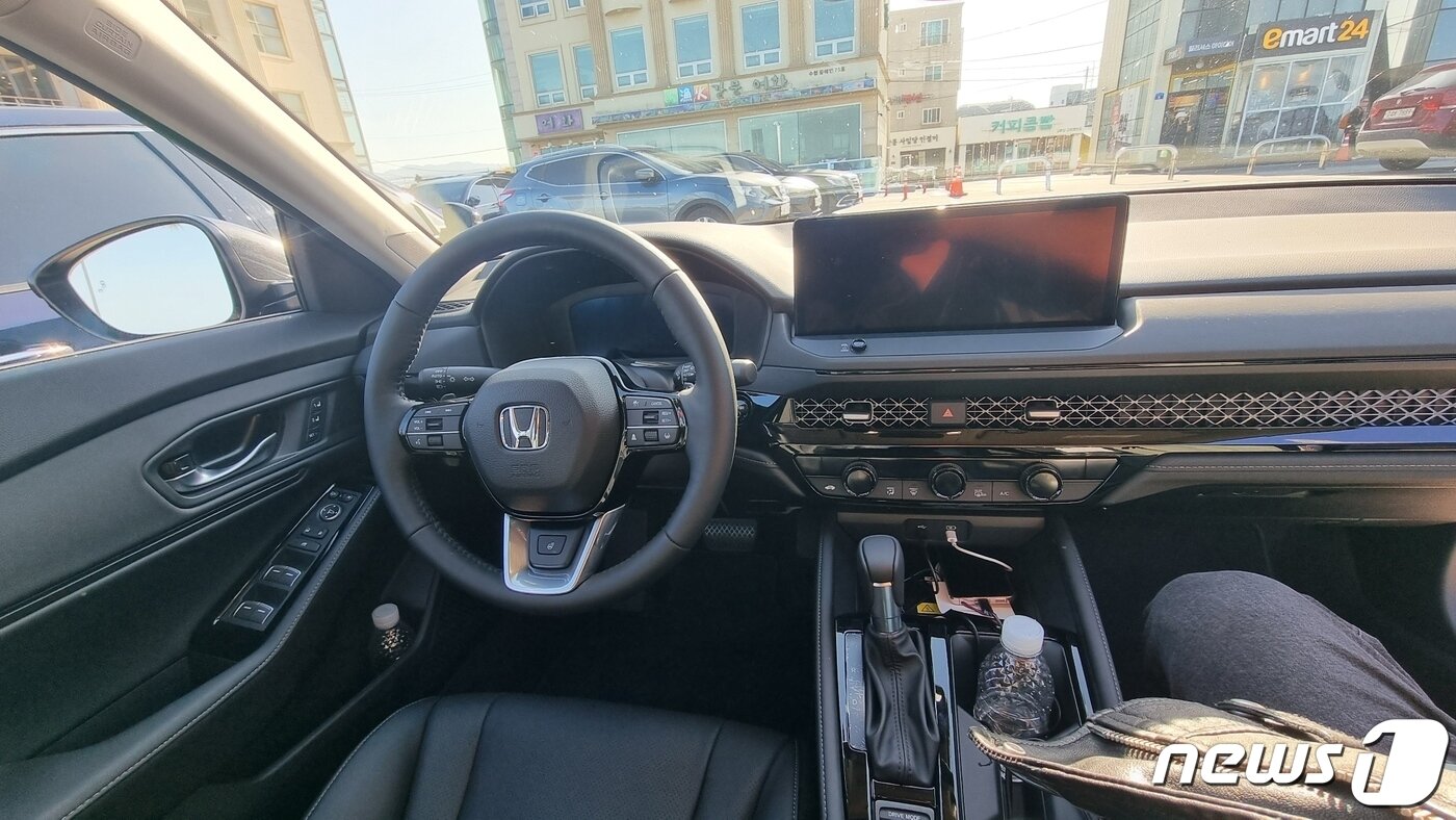본문 이미지 - 혼다 11세대 어코드 하이브리드 투어링 실내. ⓒ News1 이형진 기자