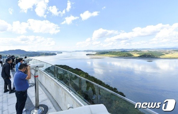 경기서북부시티투어 ‘김포-고양’ 코스 중 한 곳인 애기봉 평화생태공원.&#40;경기관광공사 제공&#41;/