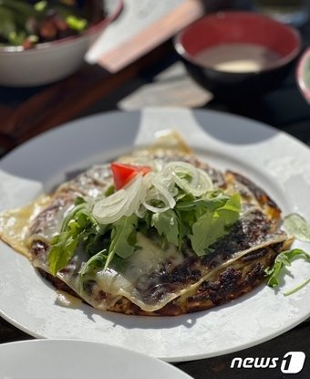 본문 이미지 - 라클렛 치즈가 얹어진 뢰스터ⓒ News1 