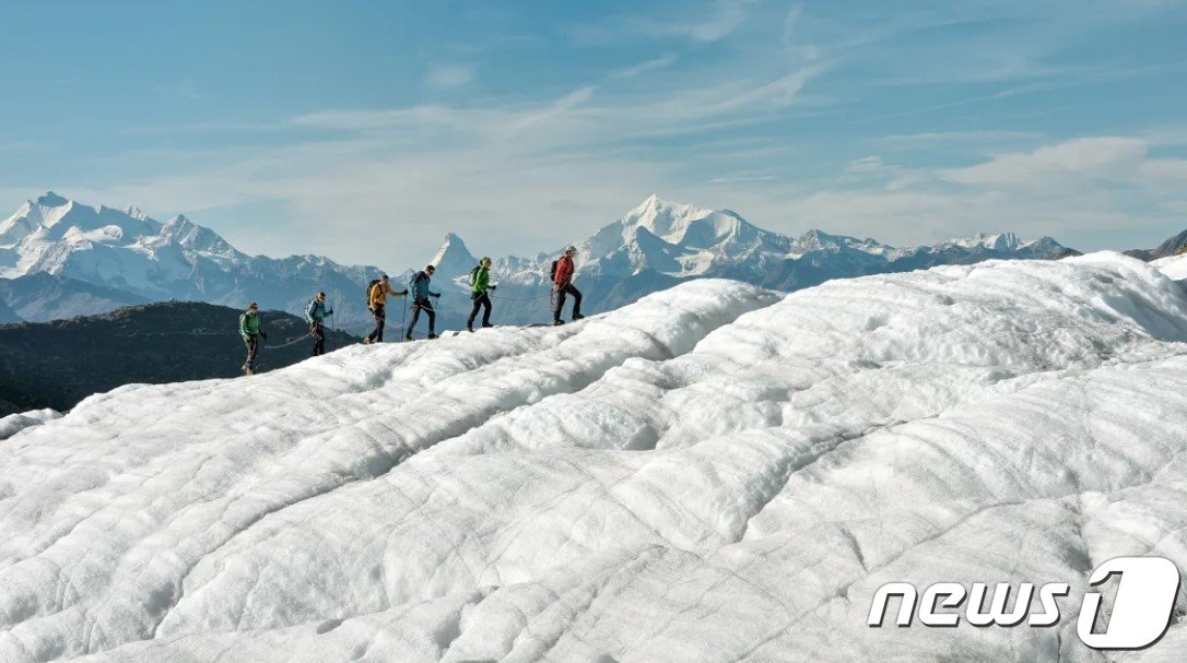 본문 이미지 -  알레취 빙하 투어(스위스관광청 제공)