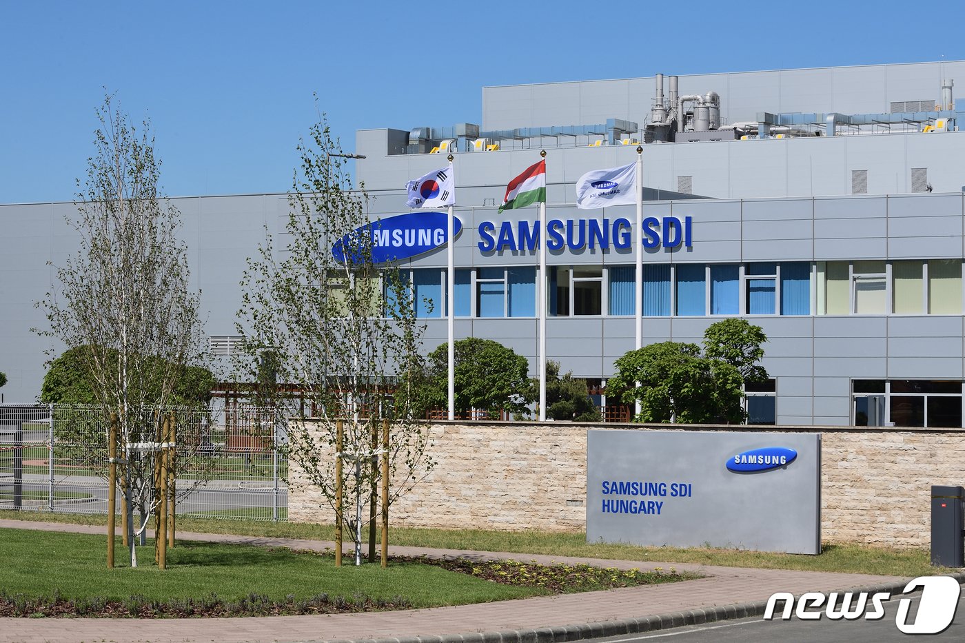 본문 이미지 - 삼성SDI 헝가리 전기차 배터리 생산공장 전경.(삼성SDI 제공)