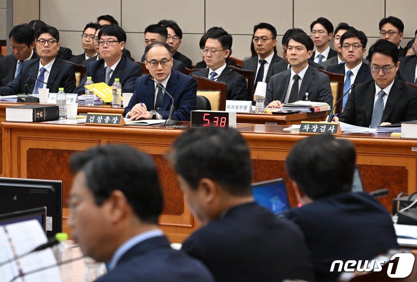 이원석 검찰총장이 23일 서울 서초구 대검찰청에서 열린 국회 법제사법위원회의 대검찰청 국정감사에서 의원들의 질의에 답하고 있다. 2023.10.23/뉴스1 ⓒ News1 국회사진취재단