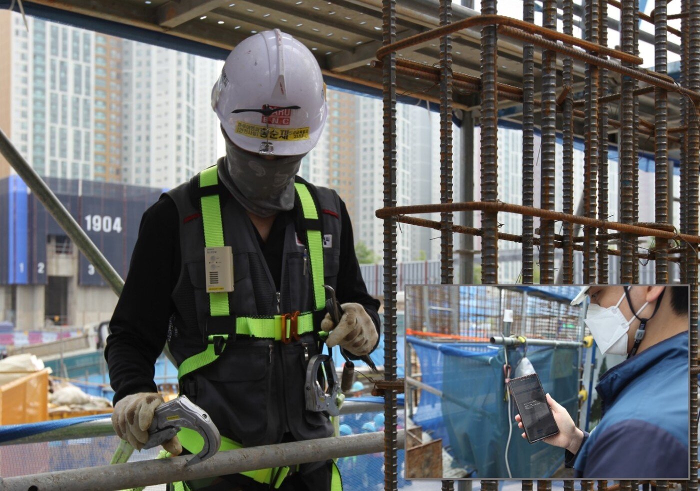 본문 이미지 - 생명줄이나 구조물에 정확히 체결됐는지를 판단하고 아예 체결하지 않거나 엉뚱한 곳에 체결했을 경우 안전벨트 착용자와 안전관리자에게 즉시 통보되는 스마트안전벨트/포스코이앤씨 제공