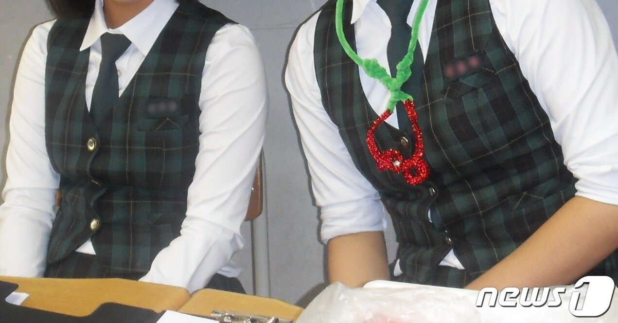본문 이미지 - ○○여중 교복. (wee갈무리)