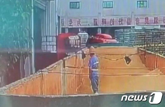 본문 이미지 - 문제의 장면 - 웨이보 갈무리