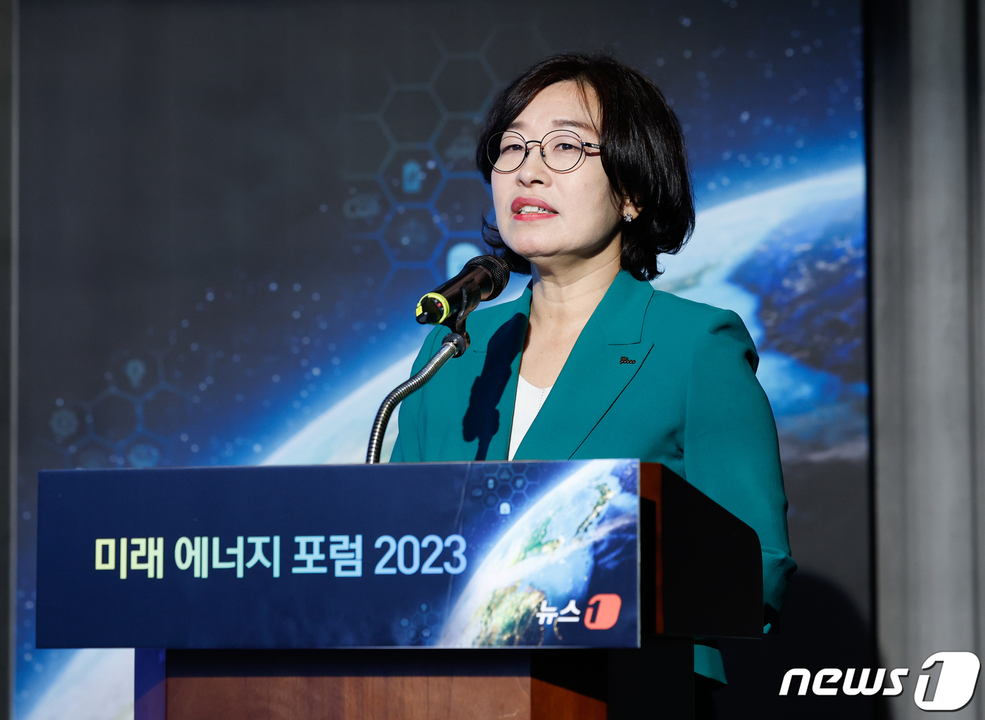 (서울=뉴스1) 안은나 기자 = 김희 포스코 탄소중립담당 상무가 25일 서울 중구 은행회관에서 열린 뉴스1 미래에너지포럼(NFEF) 2023에 참석해 \'2050 탄소중립을 향한 …