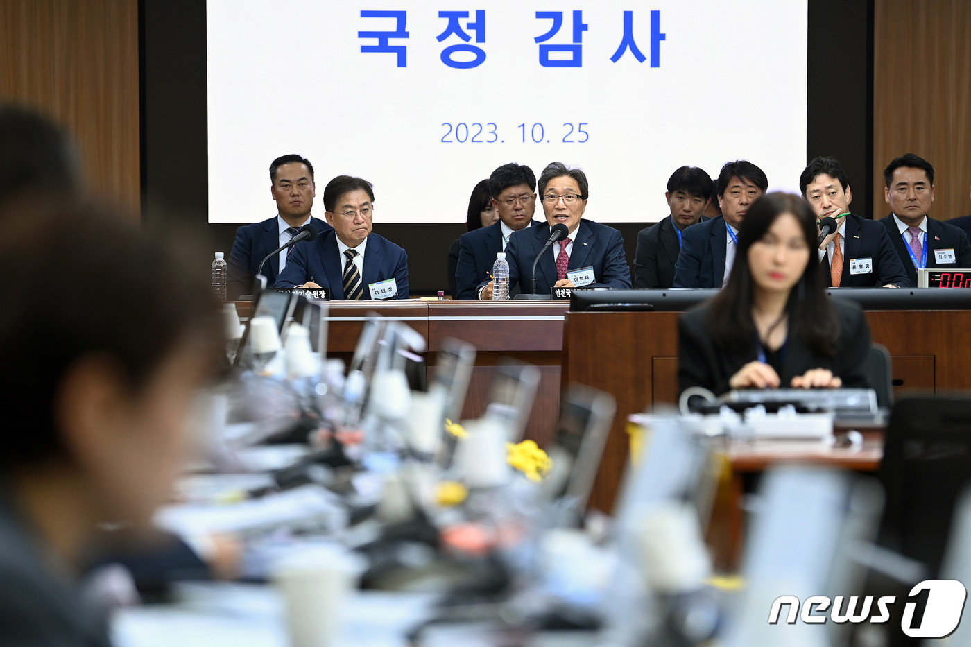 (인천=뉴스1) 공항사진기자단 = 이학재 인천국제공항공사 사장이 25일 오전 인천 중구 인천국제공항공사 청사에서 열린 국회 국토교통위원회의 인천국제공항공사와 한국공항공사, 항공안전 …
