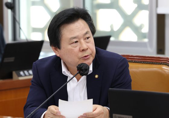 "탱크처럼" 강기윤 창원시장 후보 발언 논란…민주당 "시대착오적"