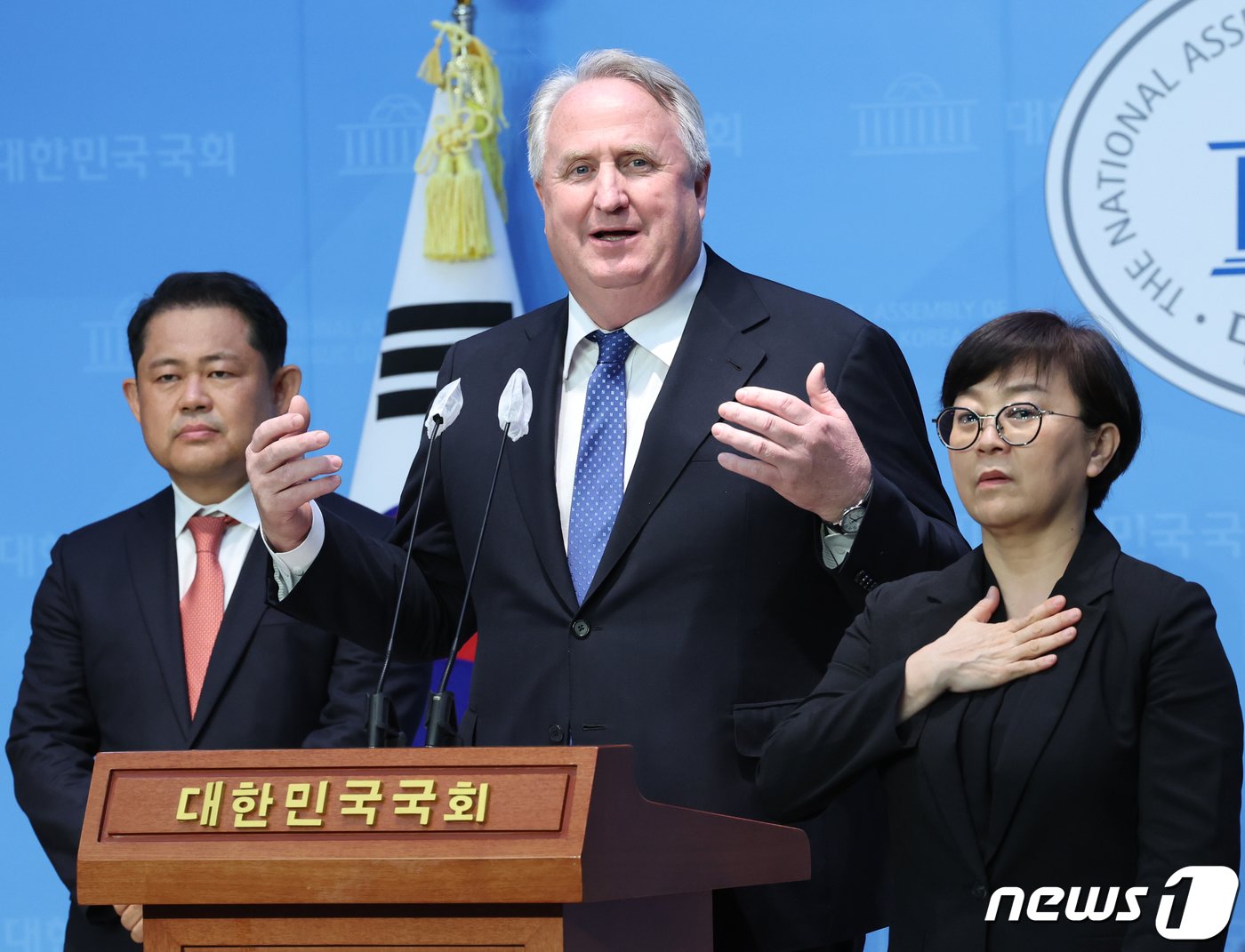 본문 이미지 - 인요한 국민의힘 혁신위원장이 26일 서울 여의도 국회 소통관에서 혁신위 인선 관련 기자회견을 하고 있다. 2023.10.26/뉴스1 ⓒ News1 송원영 기자