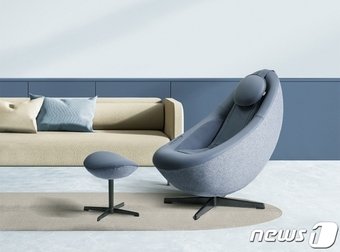 본문 이미지 -  코웨이 비렉스 페블체어 헤이지 블루 (코웨이 제공)