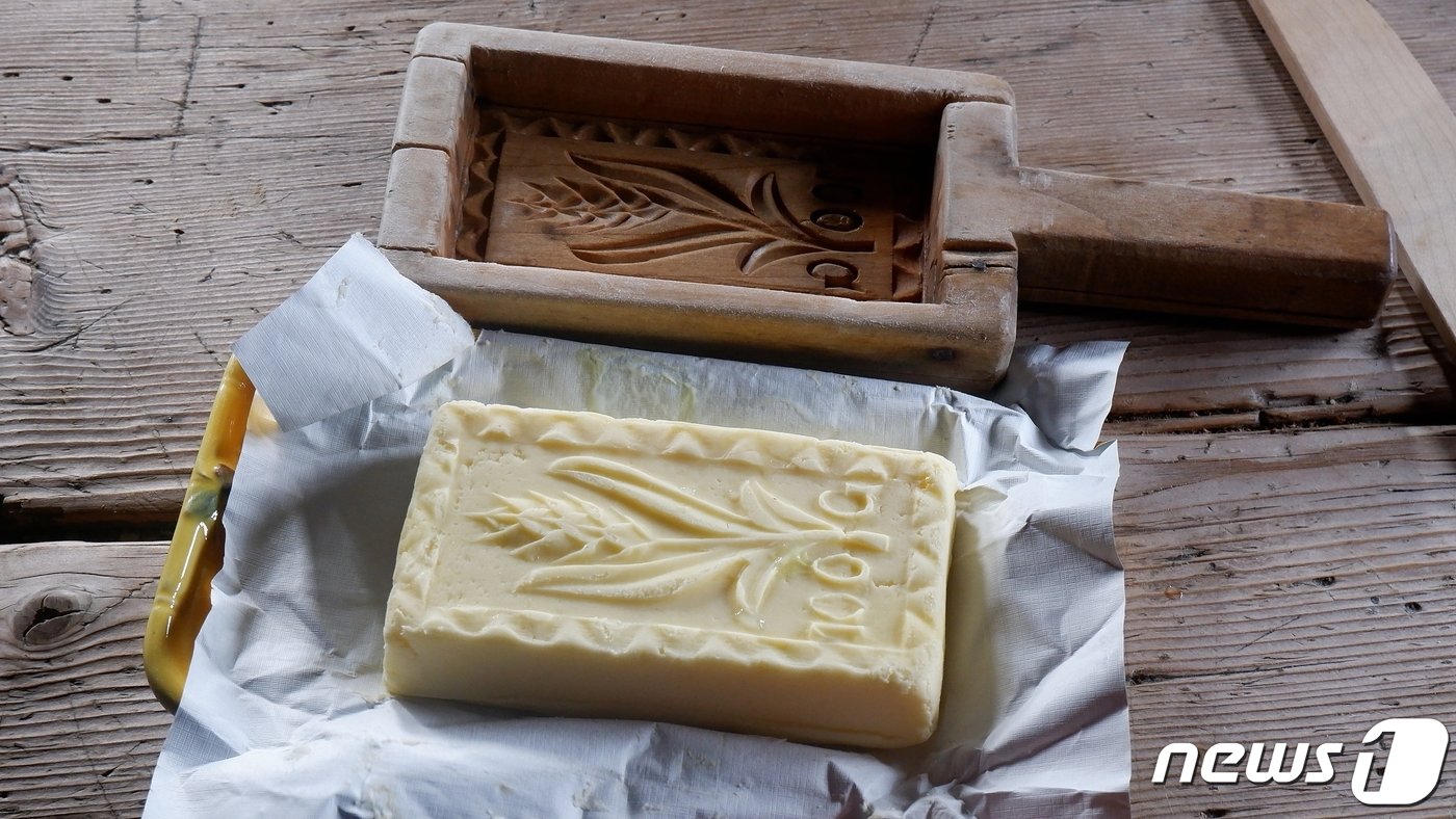 본문 이미지 - 알파인 뮤지엄에서 현지인이 직접 만들어 준 수제 버터ⓒ News1 