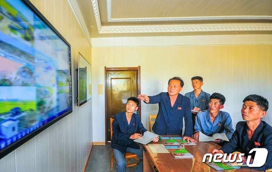 북한, 인민경제 1순위 '농사' 부각… "과학농사에 품 들여야"