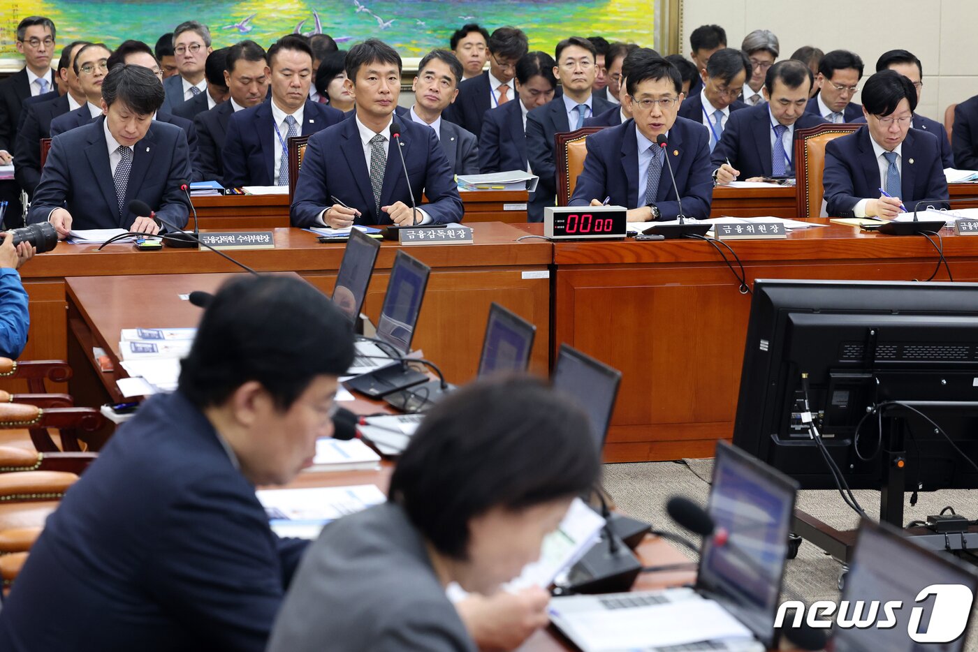 김주현 금융위원회 위원장이 27일 서울 여의도 국회에서 열린 정무위원회의 금융위원회 등에 대한 종합국정감사에서 의원 질의에 답변하고 있다. 2023.10.27/뉴스1 ⓒ News1 황기선 기자