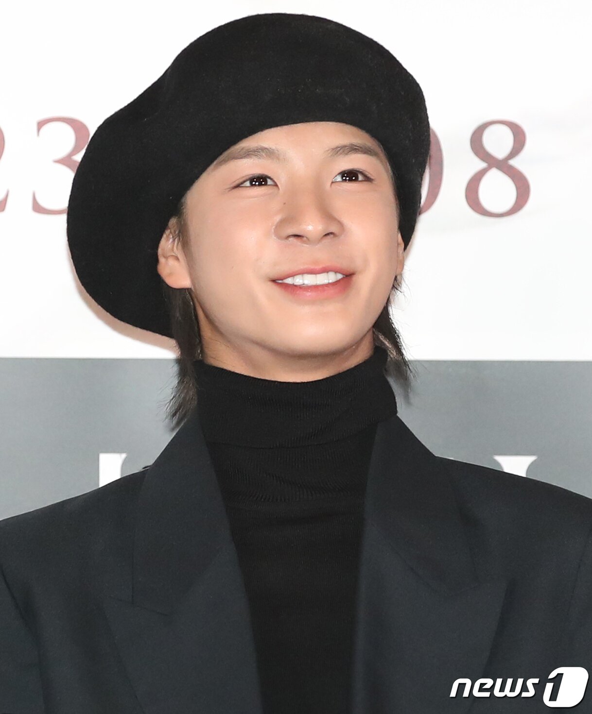 본문 이미지 - 배우 겸 가수 정동원이 27일 오후 서울 용산구 CGV 용산아이파크몰에서 진행된 영화 ‘뉴 노멀’(감독 정범식) 언론배급시사회 및 기자간담회에서 미소를 짓고 있다. ‘뉴 노멀’은 공포가 일상이 되어버린 새로운 시대에 도착한 스릴러물이다. 2023.10.27/뉴스1 ⓒ News1 권현진 기자