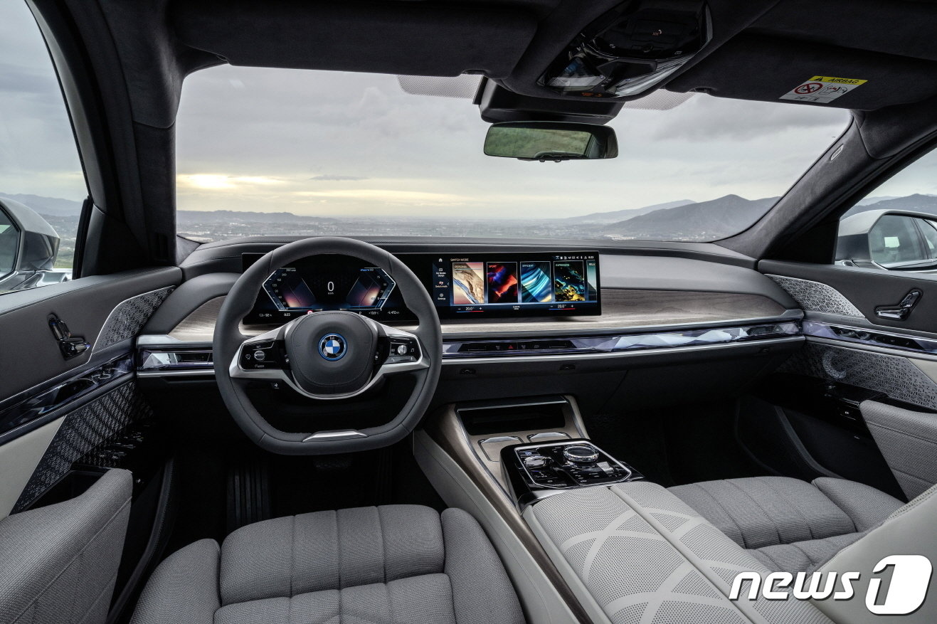 본문 이미지 -  BMW i7 실내.(BMW코리아 제공)ⓒ 뉴스1