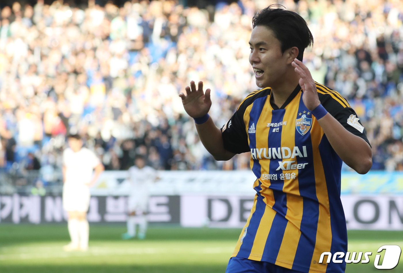 본문 이미지 - 29일 오후 울산 문수축구경기장에서 열린 프로축구 '하나원큐 K리그1 2023' 울산현대와 대구FC의 경기에서 울산 장시영이 골을 넣은 뒤 환호하고 있다. 2023.10.29/뉴스1 ⓒ News1 조민주 기자